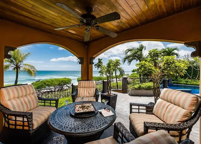Exclusive Beachfront Private Pool & Bbq