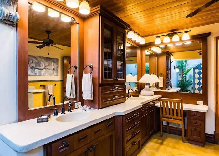 Exclusive Beachfront Private Pool & Bbq